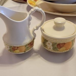 1960s Vernon Ware by Metlox Della Robbia Poppytrails Cream & Green